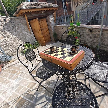 "Villa 70" Guesthouse Гирокастра Экстерьер фото