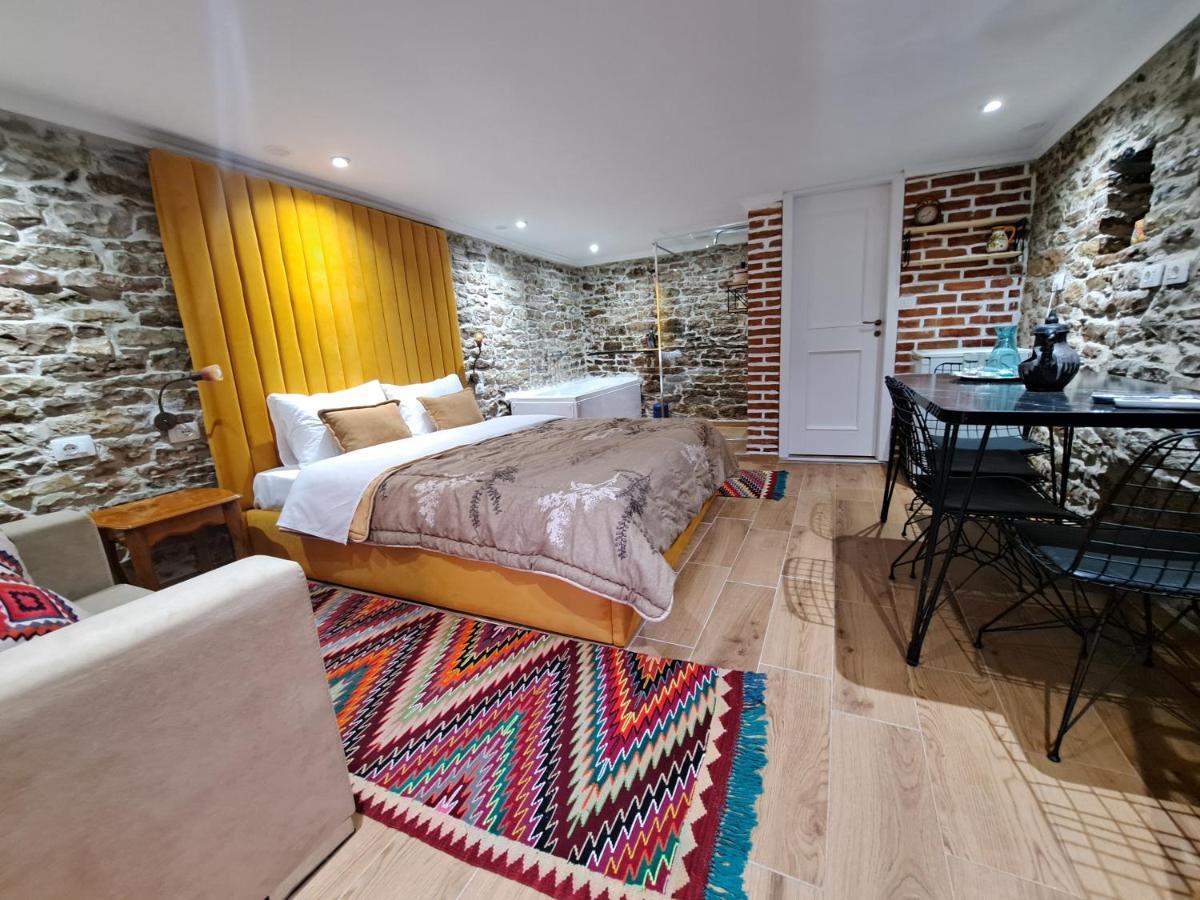 "Villa 70" Guesthouse Гирокастра Экстерьер фото