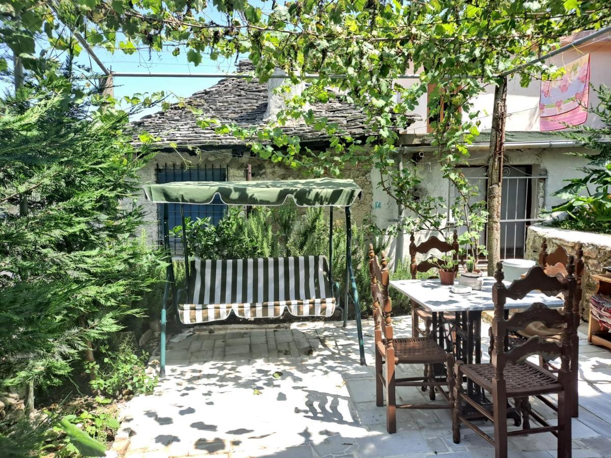 "Villa 70" Guesthouse Гирокастра Экстерьер фото