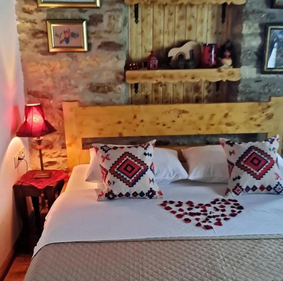 "Villa 70" Guesthouse Гирокастра Экстерьер фото