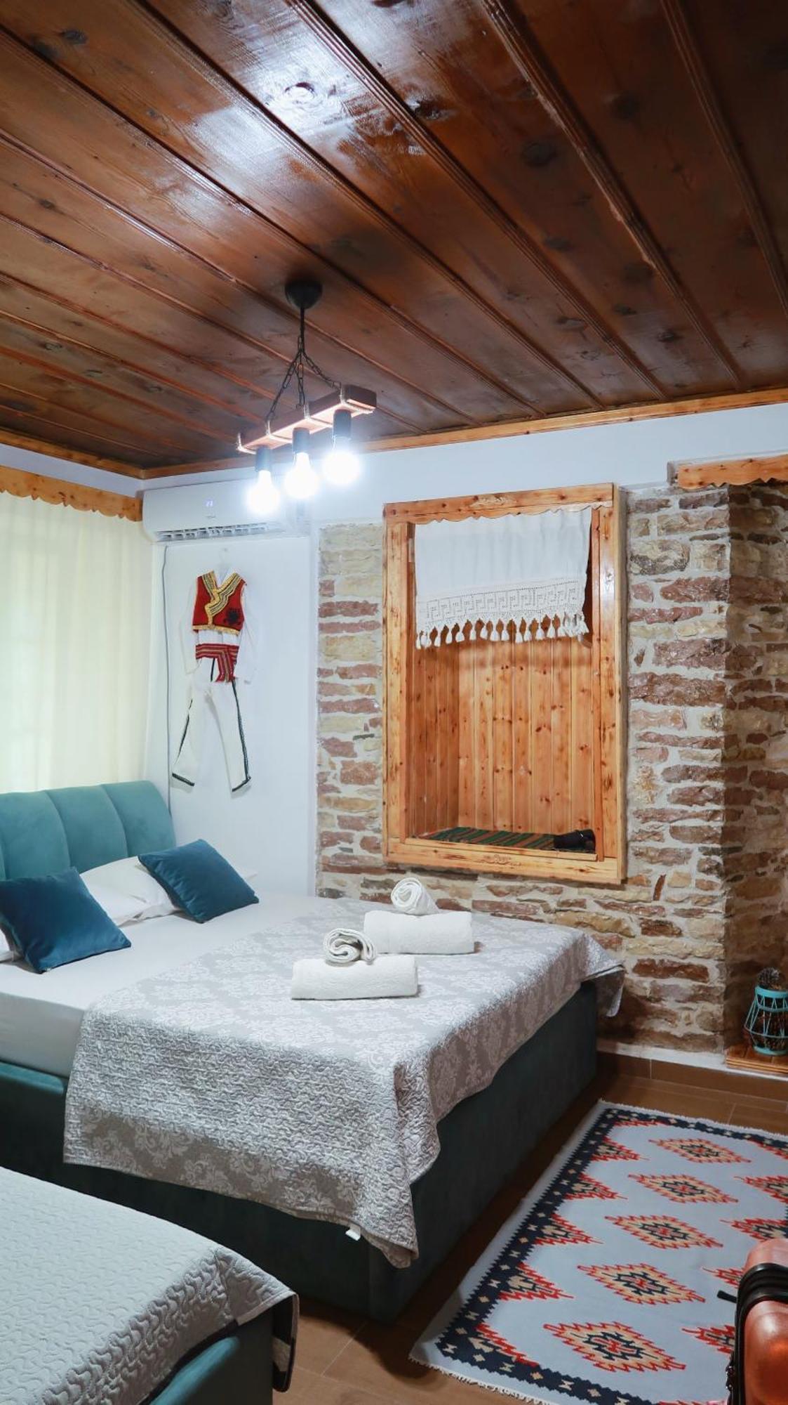 "Villa 70" Guesthouse Гирокастра Экстерьер фото