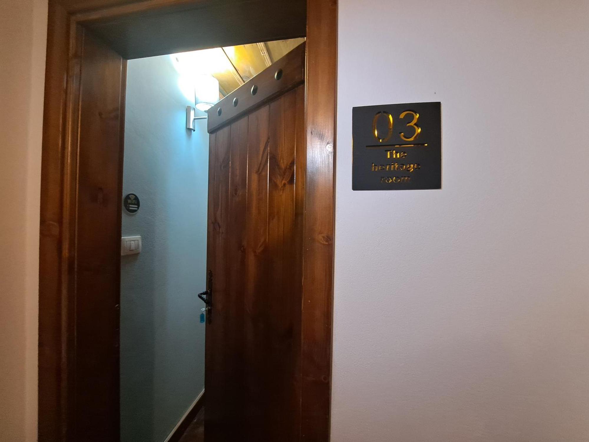 "Villa 70" Guesthouse Гирокастра Экстерьер фото