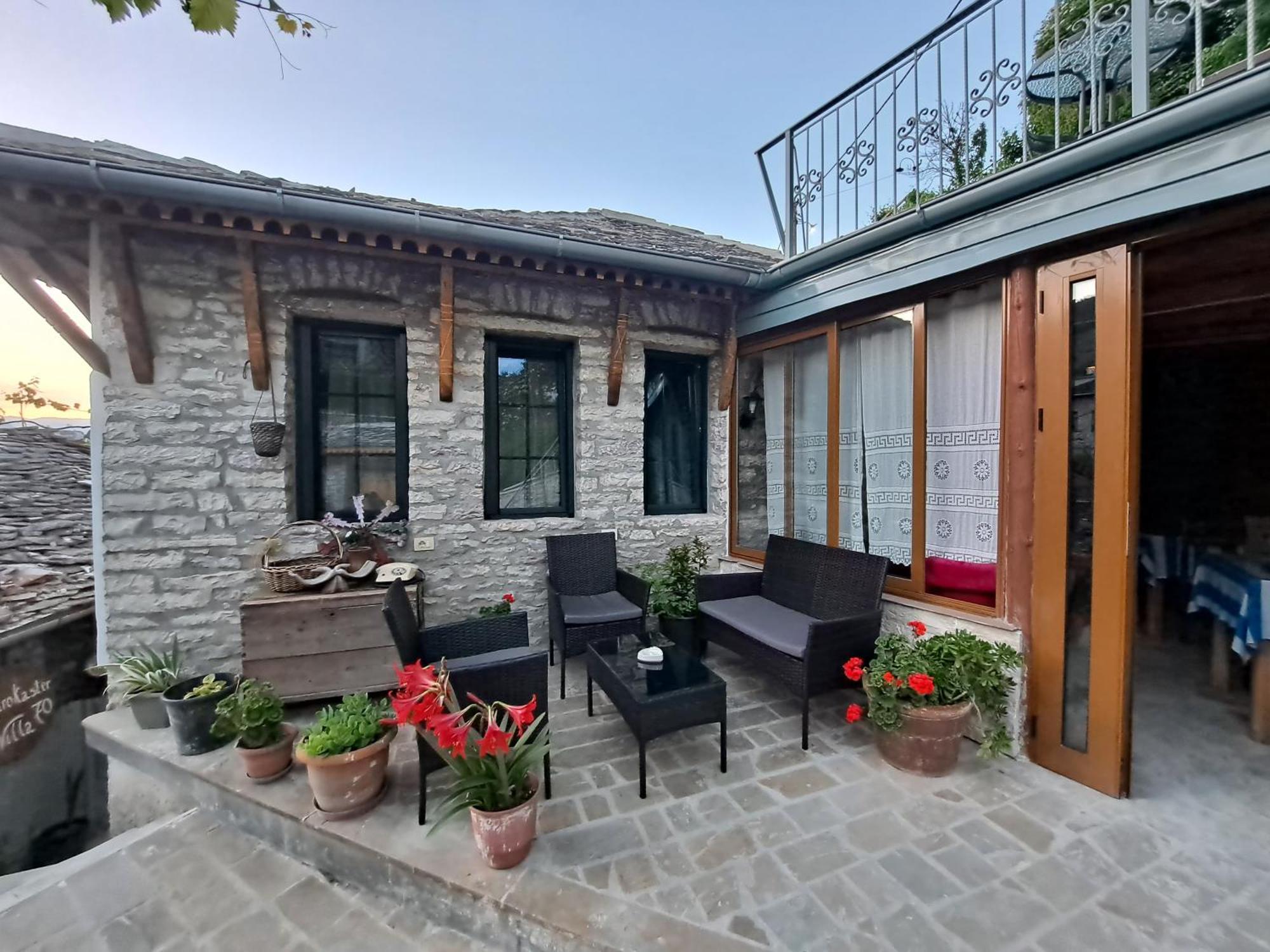 "Villa 70" Guesthouse Гирокастра Экстерьер фото